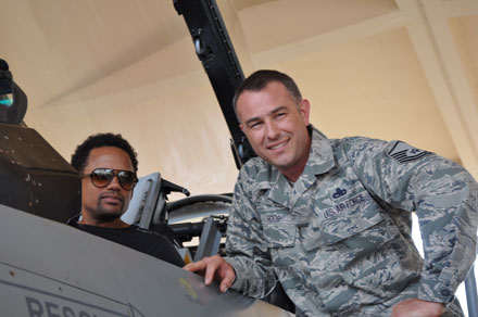 USO INTERNATIONAL TOUR PHOTOS