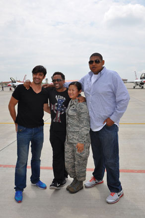 USO INTERNATIONAL TOUR PHOTOS